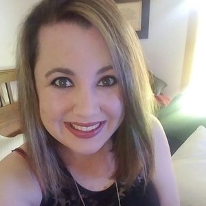 Meet your Posher, Leslie